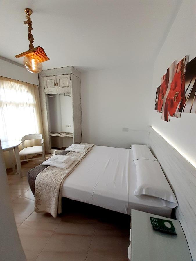 Hostal Kokkola Fuengirola Exterior photo